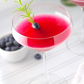 Blueberry Lemon Drop | platingsandpairings.com