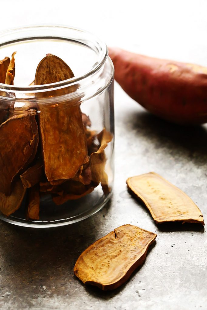 These Sweet Potato Dog Chews only use one-ingredient to make a healthy, homemade dog treat for your favorite pet! DIY dog treats are a great gift too! | platingsandpairings.com