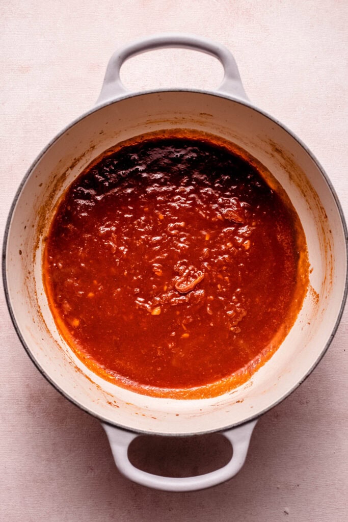 Red wine added to pot.