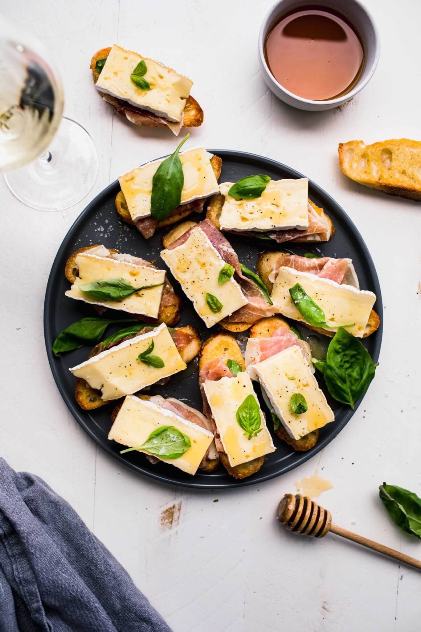 Brie and Prosciutto Crostini Appetizer with Honey Platings + Pairings