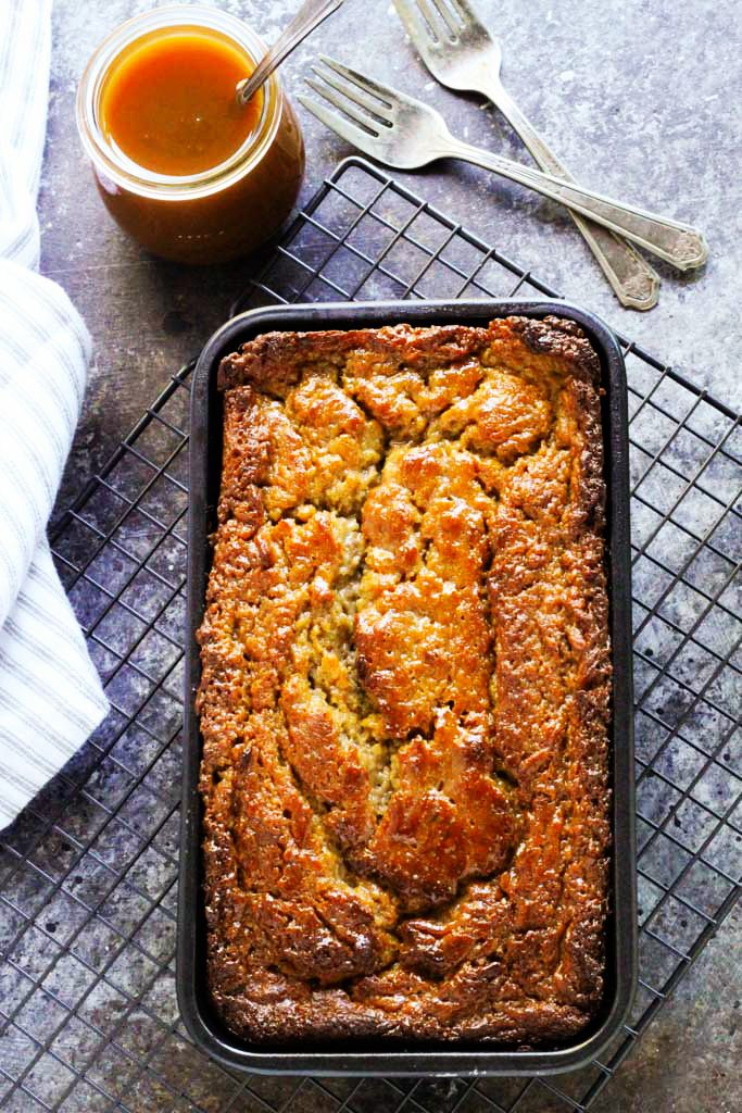 This Salted Caramel Banana Bread with Yogurt is flavorful, moist and not overly sweet - It's the perfect balance of flavors and easy to make at home! | platingsandpairings.com