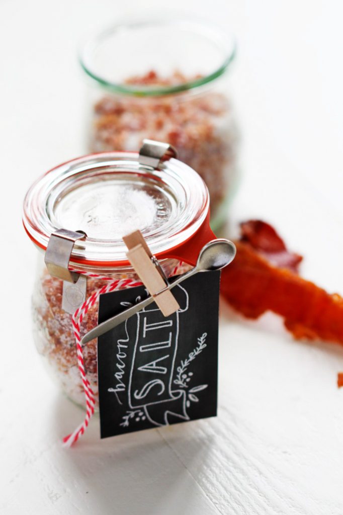 This Homemade Bacon Salt is perfect for sprinkling on popcorn, rimming a Bloody Mary, or finishing off a steak. Plus, it makes a great DIY gift! | platingsandpairings.com