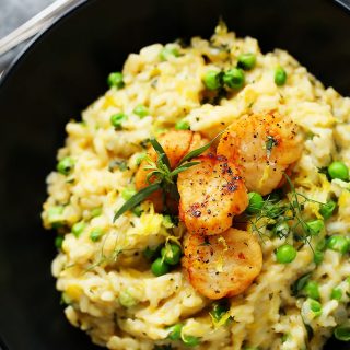 These Seared Scallops with Sweet Pea, Lemon & Tarragon Risotto are the perfect romantic dinner recipe to celebrate Valentine's Day or other special occasion. | platingsandpairings.com