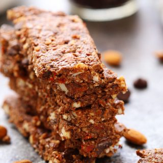 These Homemade Energy Bars with Dark Chocolate & Almonds make a perfect grab-and-go breakfast or healthy snack. They're packed with protein and fiber to keep you energized throughout the day. | platingsandpairings.com