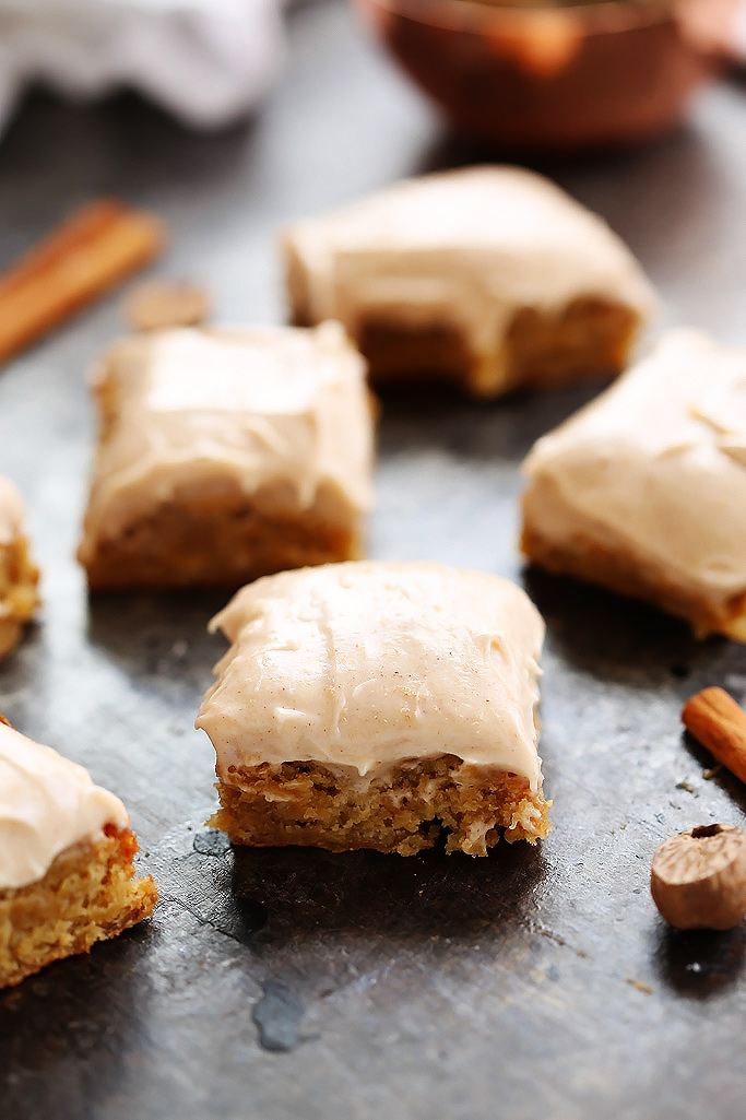 These Blondies with Cinnamon Cream Cheese Frosting taste like a cross between carrot cake and blondies – They’re simply delicious! | platingsandpairings.com