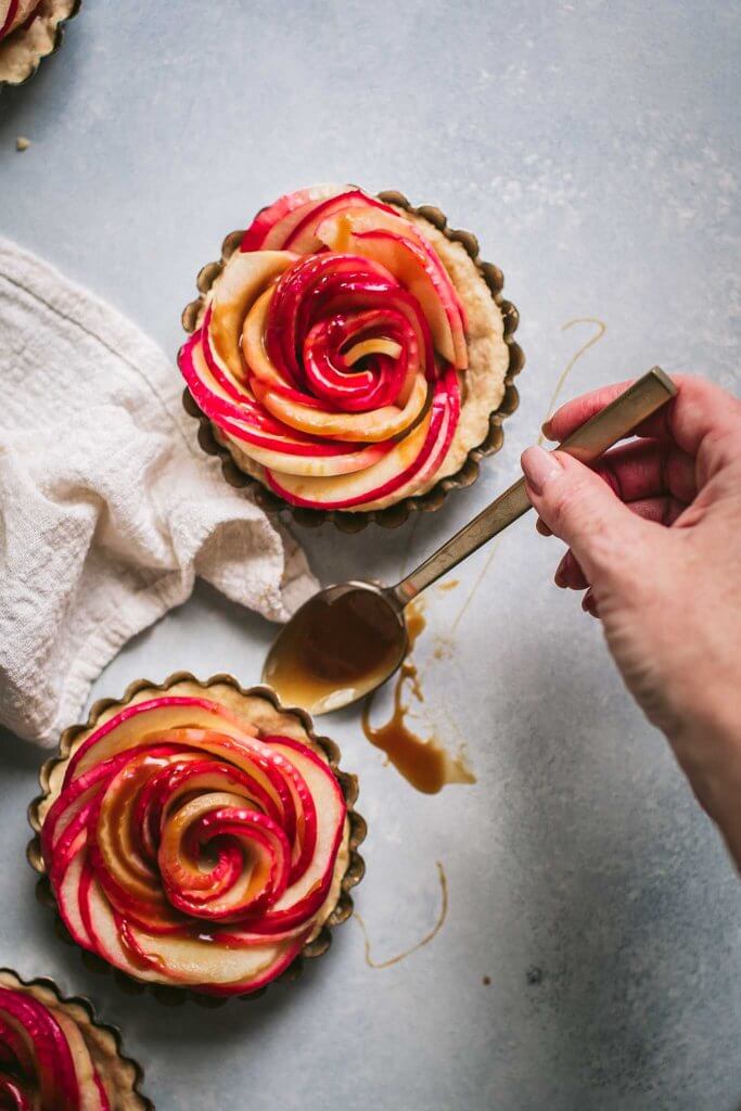 Apple Roses Tartlets with Salted Caramel Platings + Pairings