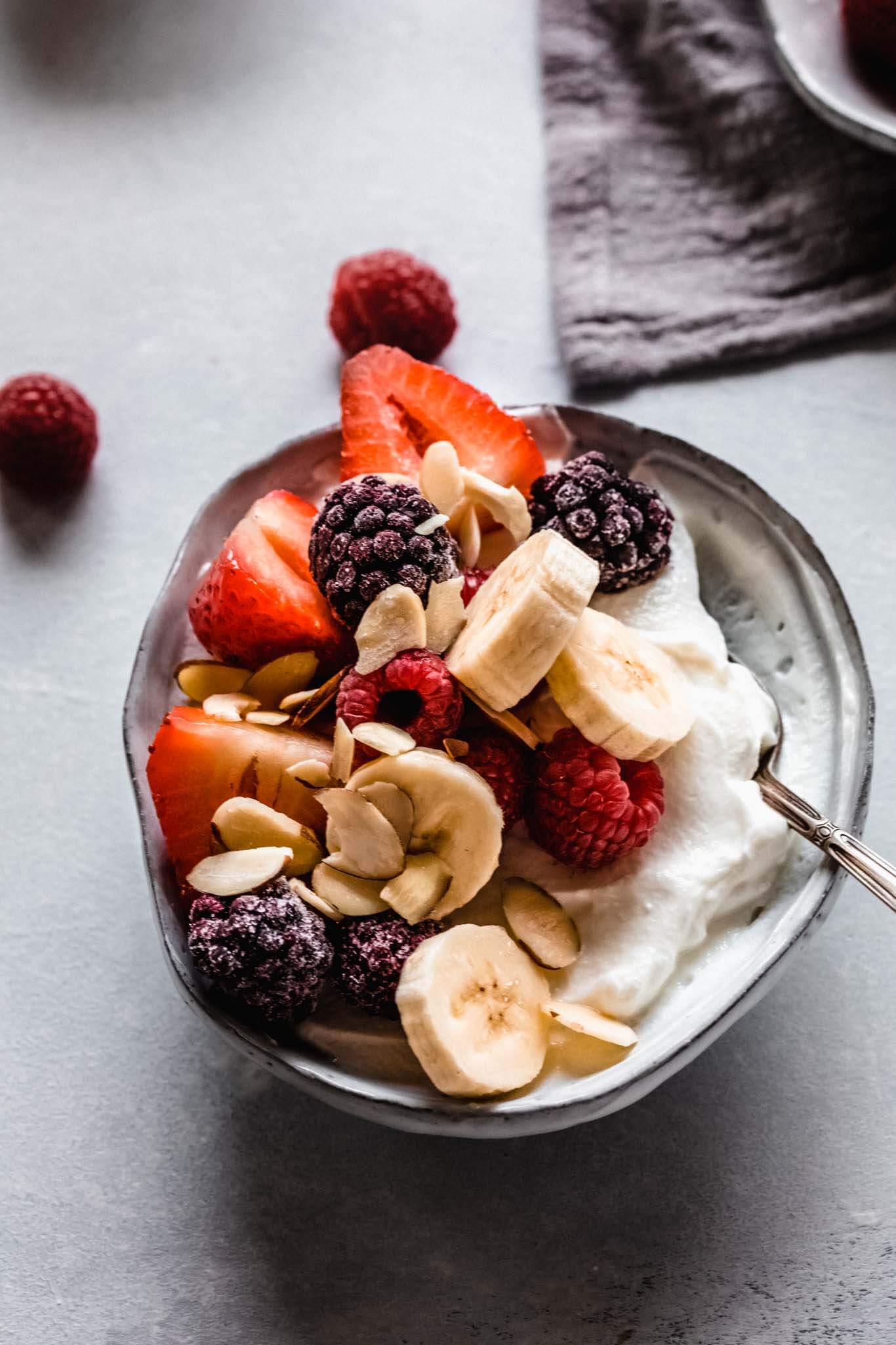 Greek Yogurt Breakfast Bowls // 5 Ways + VIDEO - Platings + Pairings