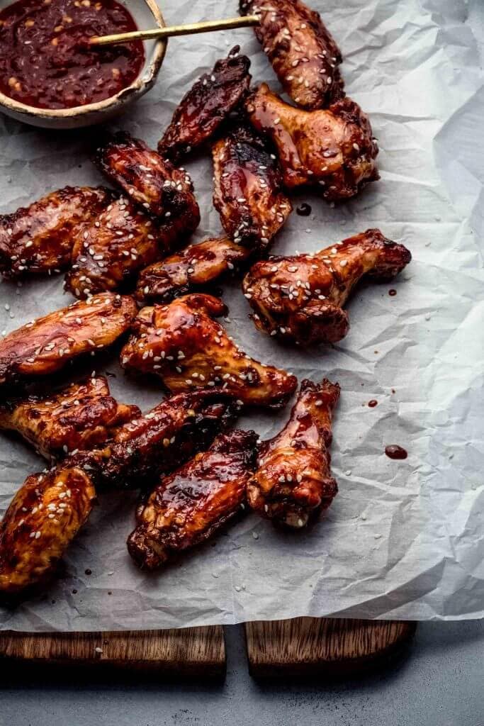 Side view of wings on serving tray.