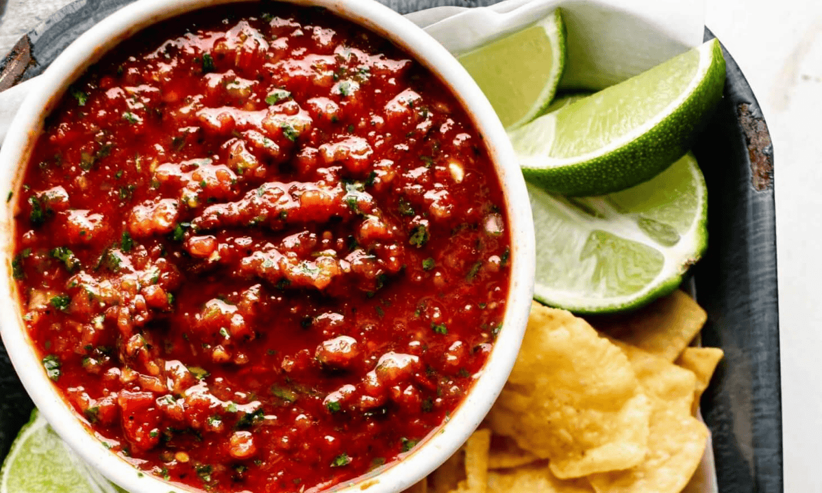 Easy 5-Minute Chipotle Salsa Recipe (Only 5-Ingredients!)
