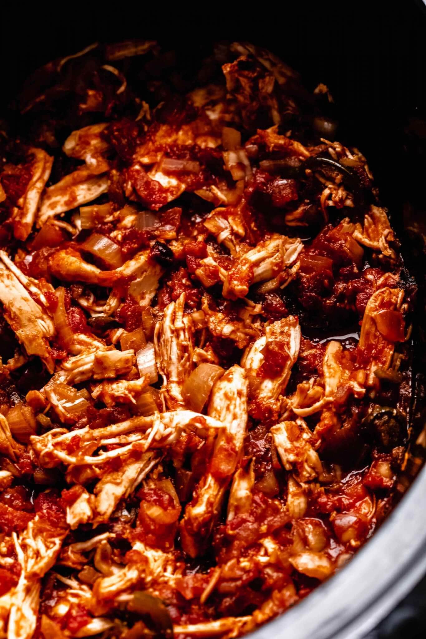 Crockpot Salsa Chicken (Shredded Salsa Chicken)