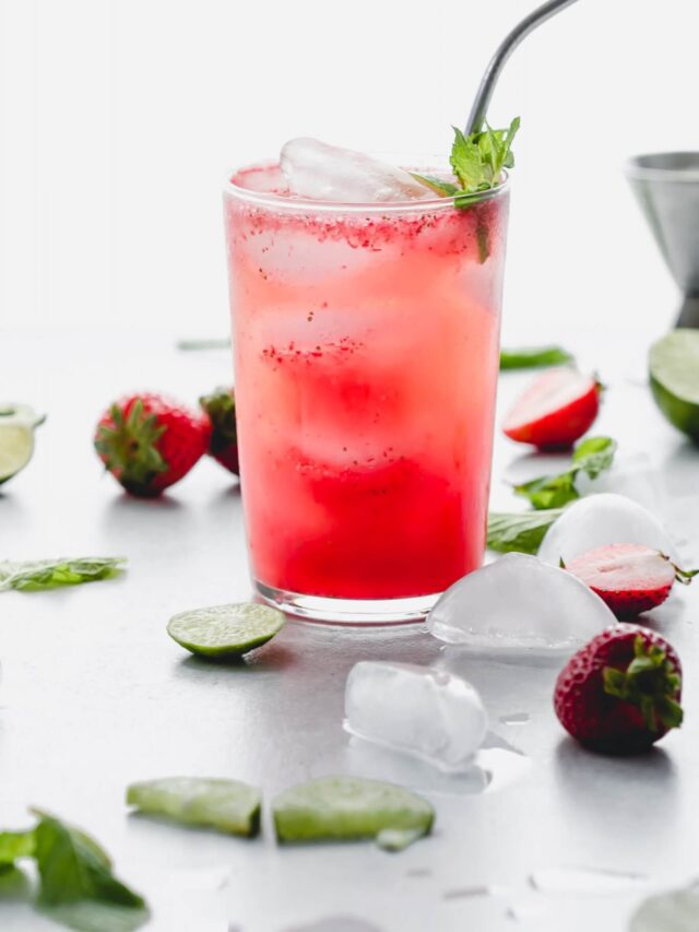 How to Make a Strawberry Mojito