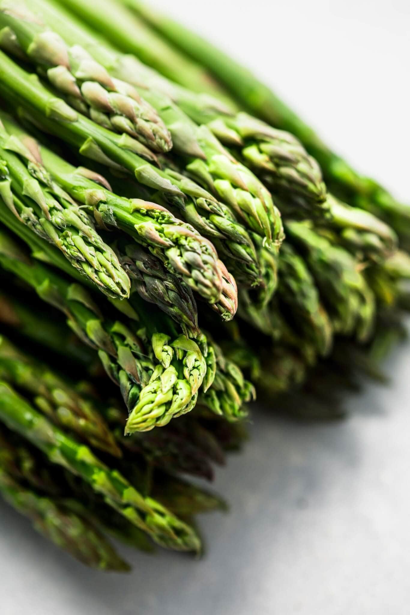 Sous Vide Tenderloin Steaks with Asparagus and Onions