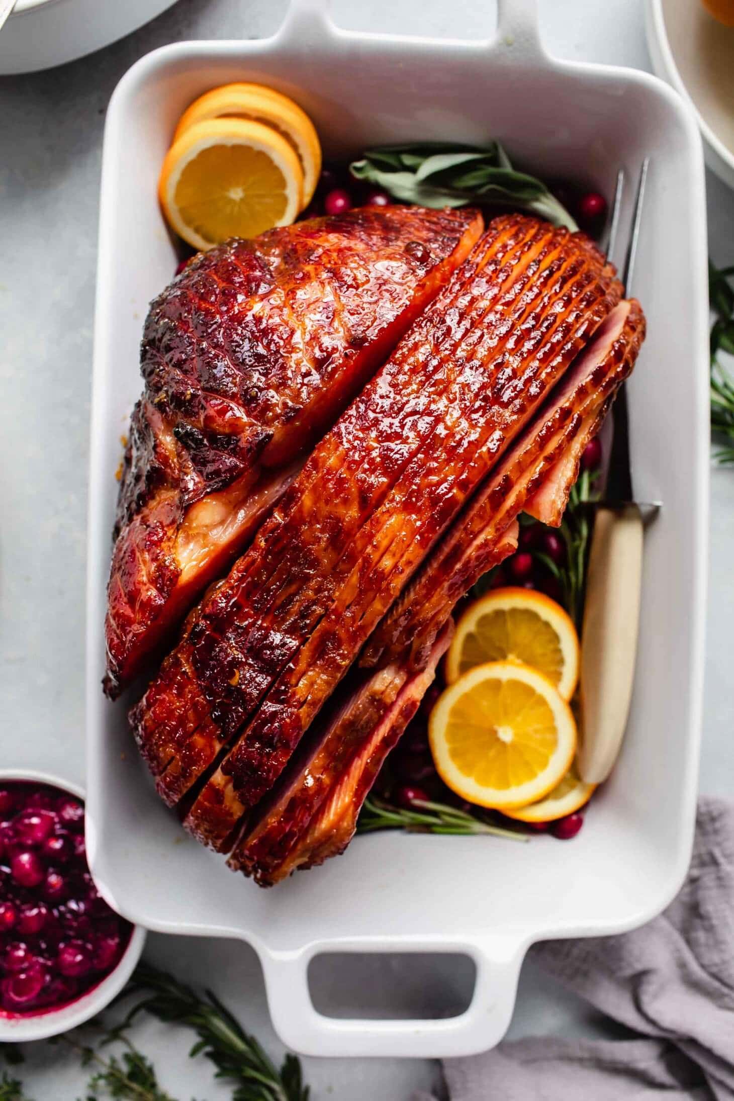 10 BEST Wine Pairings With Ham Platings + Pairings