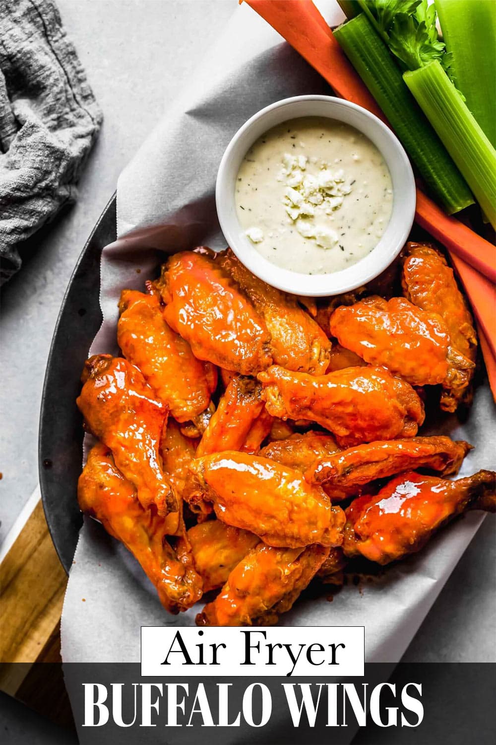 omdrejningspunkt emne Overholdelse af Air Fryer Chicken Wings with Buffalo Sauce - Platings + Pairings