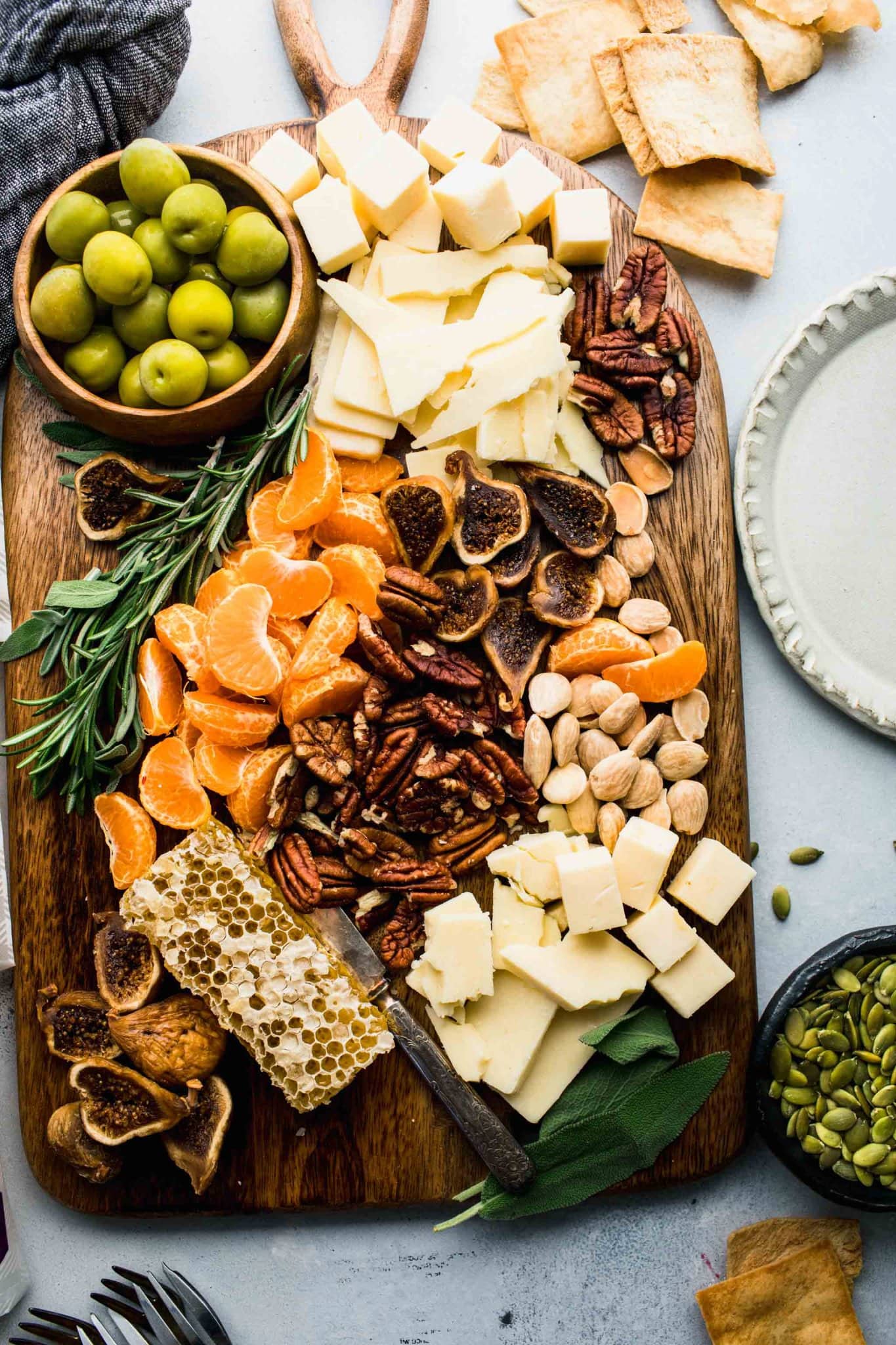Simple Winter Cheese Board Ideas Platings + Pairings