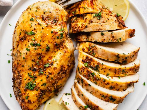 https://www.platingsandpairings.com/wp-content/uploads/2021/01/air-fryer-chicken-breasts-recipe-19-500x375.jpg