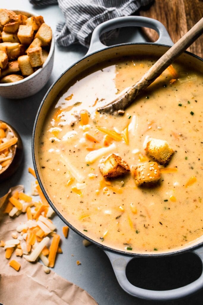 SIDE VIEW OF BURGER SOUP IN POT. 