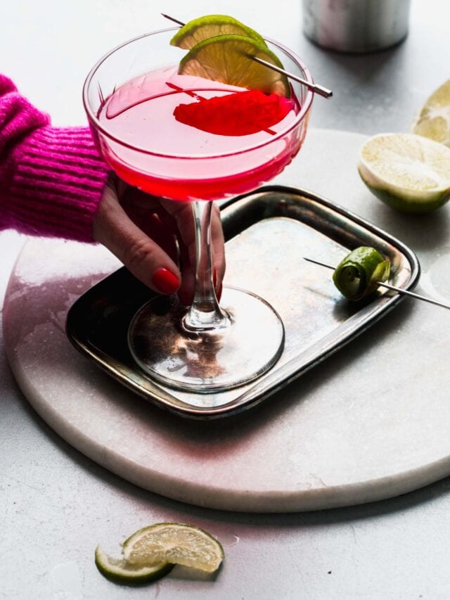 How to Make a Cosmopolitan Cocktail