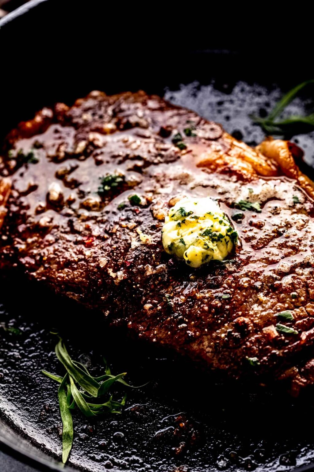 The 5+ BEST Wines with Steak (What Wine Goes with Steak?)