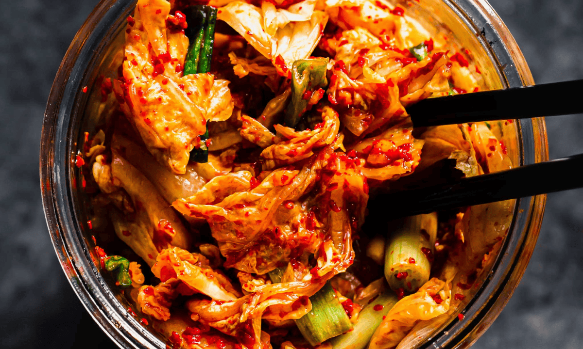 Kimchi - pittige gefermenteerde Chinese kool