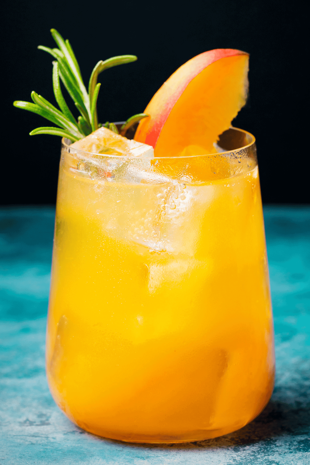 25+ BEST Peach Cocktails (with Easy Recipes!)