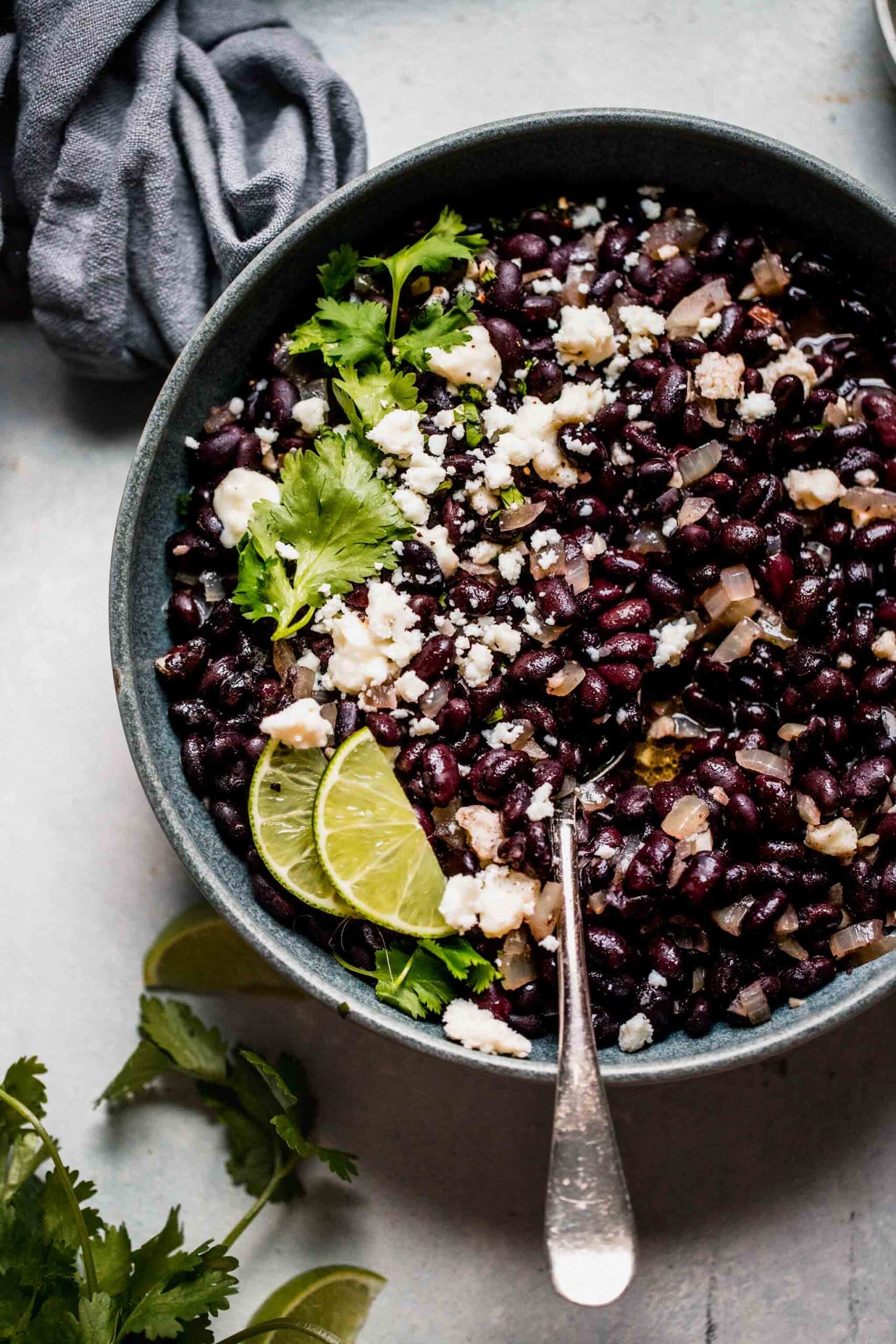 Easy Mexican Black Beans Recipe (Frijoles Negros)