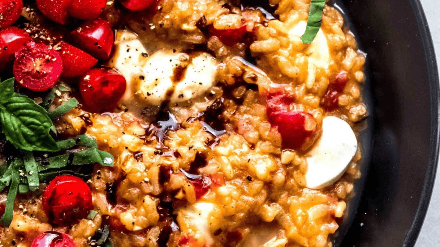 Caprese Risotto (Creamy Tomato Mozzarella Risotto)