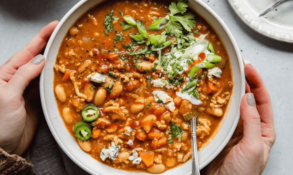 Easy Buffalo Chicken Chili Recipe