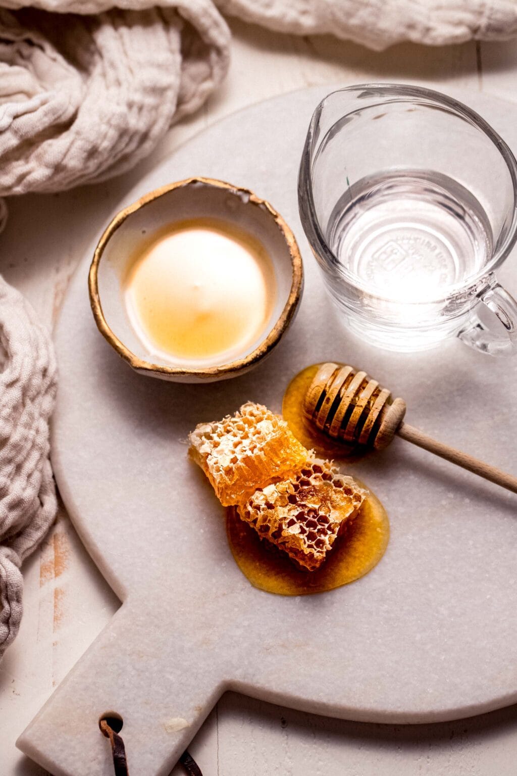 How to make honey simple syrup for cocktails cakes tea more 
