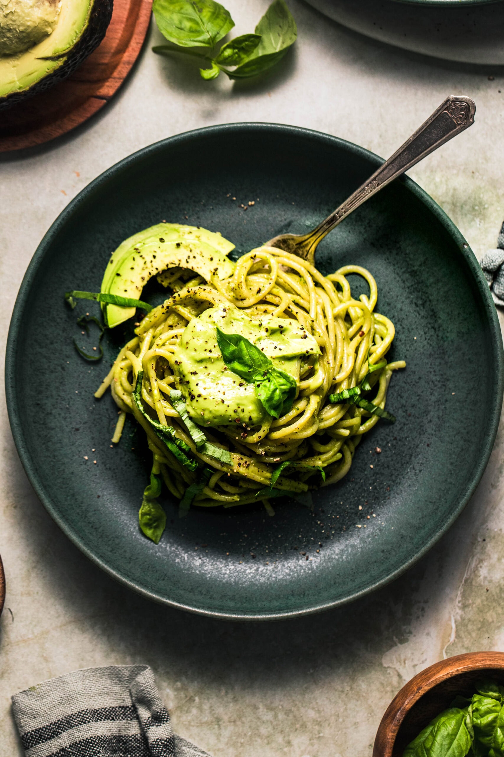 Creamy Avocado Pasta Sauce (Easy 15-Minute Recipe)
